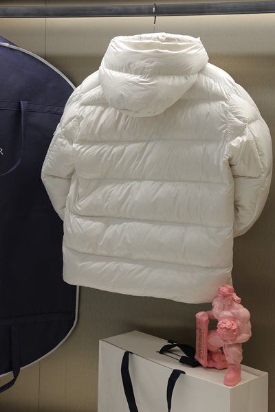 ハイクオリティダウンジャケット角部分ディテール